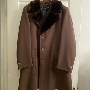 Men JC Penny Coat.. SZ 42. Brown, Faux Fur collar.